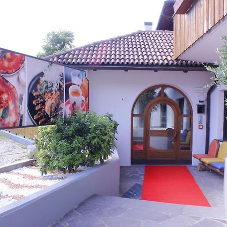 Zur Muehle Hotell Ora / Auer Exteriör bild