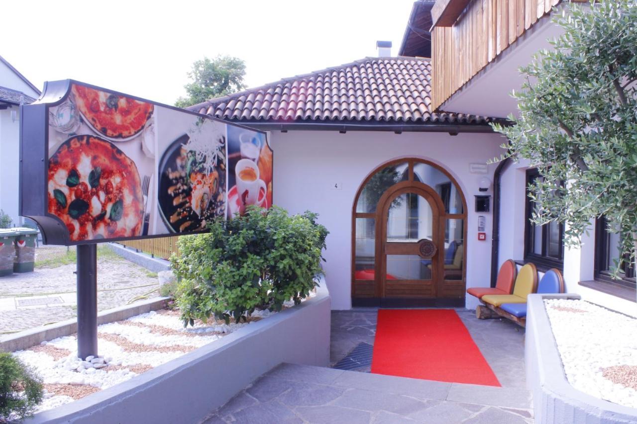 Zur Muehle Hotell Ora / Auer Exteriör bild
