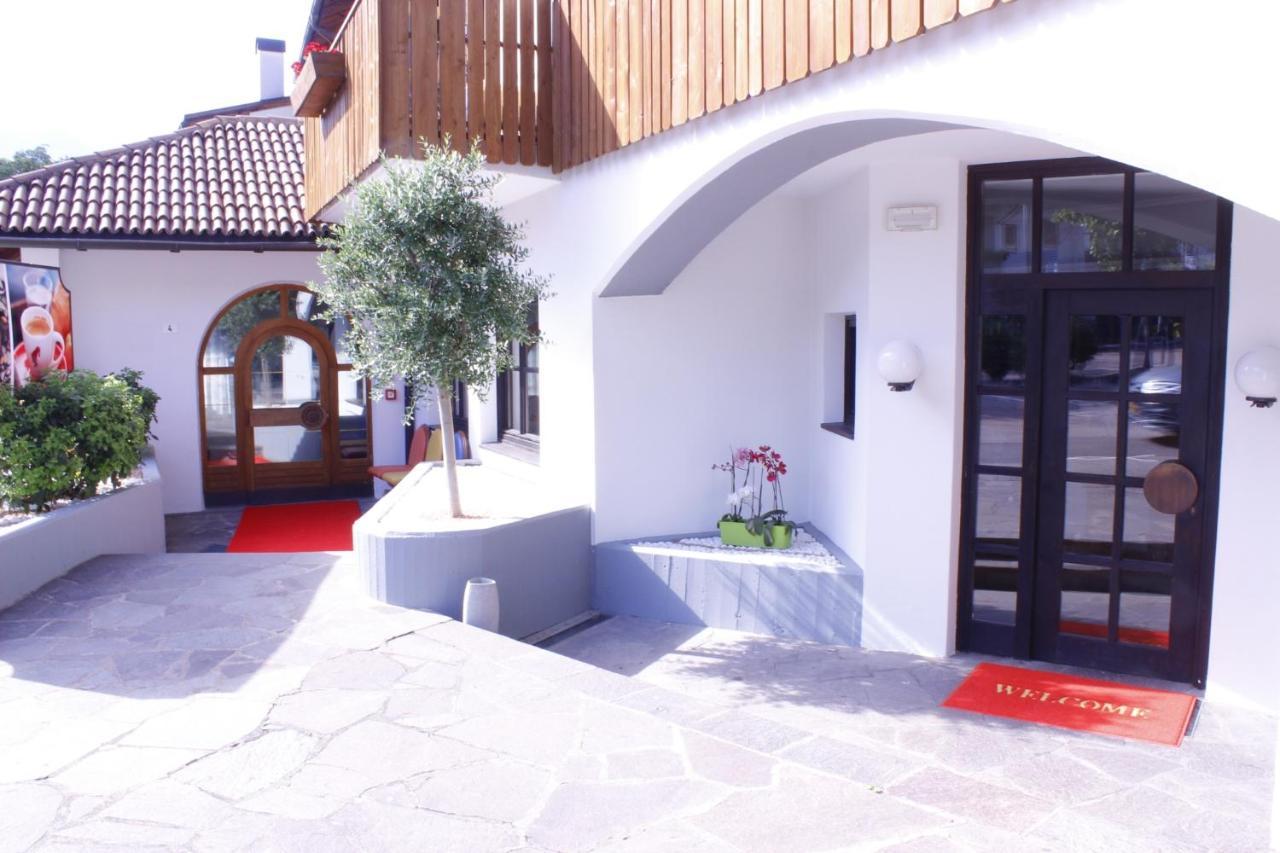 Zur Muehle Hotell Ora / Auer Exteriör bild
